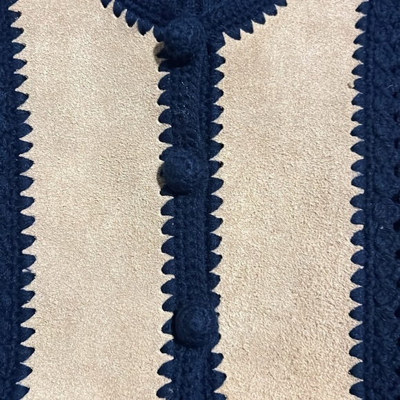 Vintage Knit Crochet Leather Suede Sleeveless Vest Button Up A930 - Picture 3 of 5